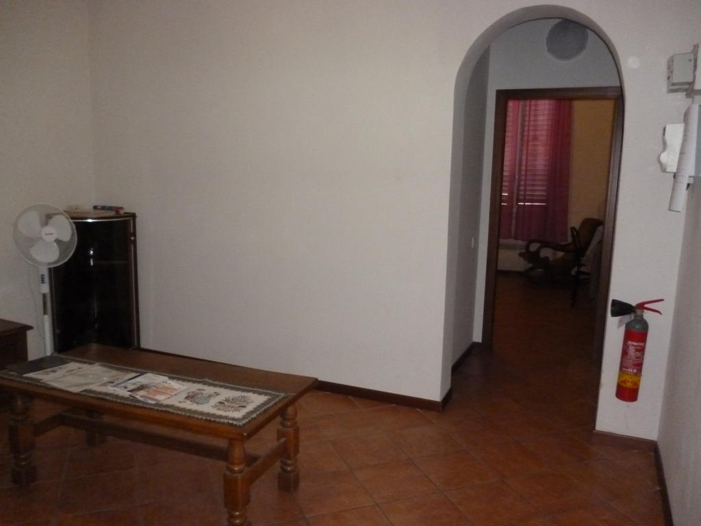 Hotel 27 Aprile Florenz Zimmer foto